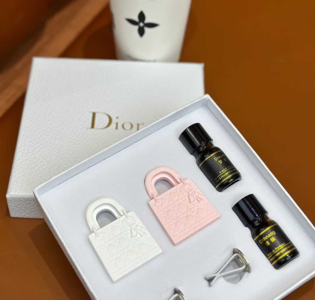 DIOR vehicle air freshener